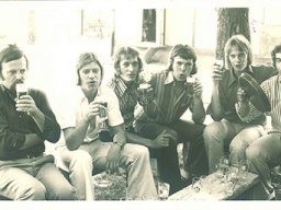 Lustige Runde beim Schützenfest in Uehrde